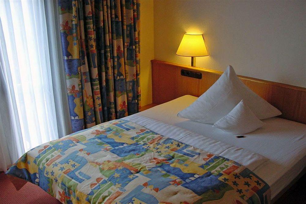 Stadt-Gut-Hotel Filderhotel Ostfildern Dış mekan fotoğraf