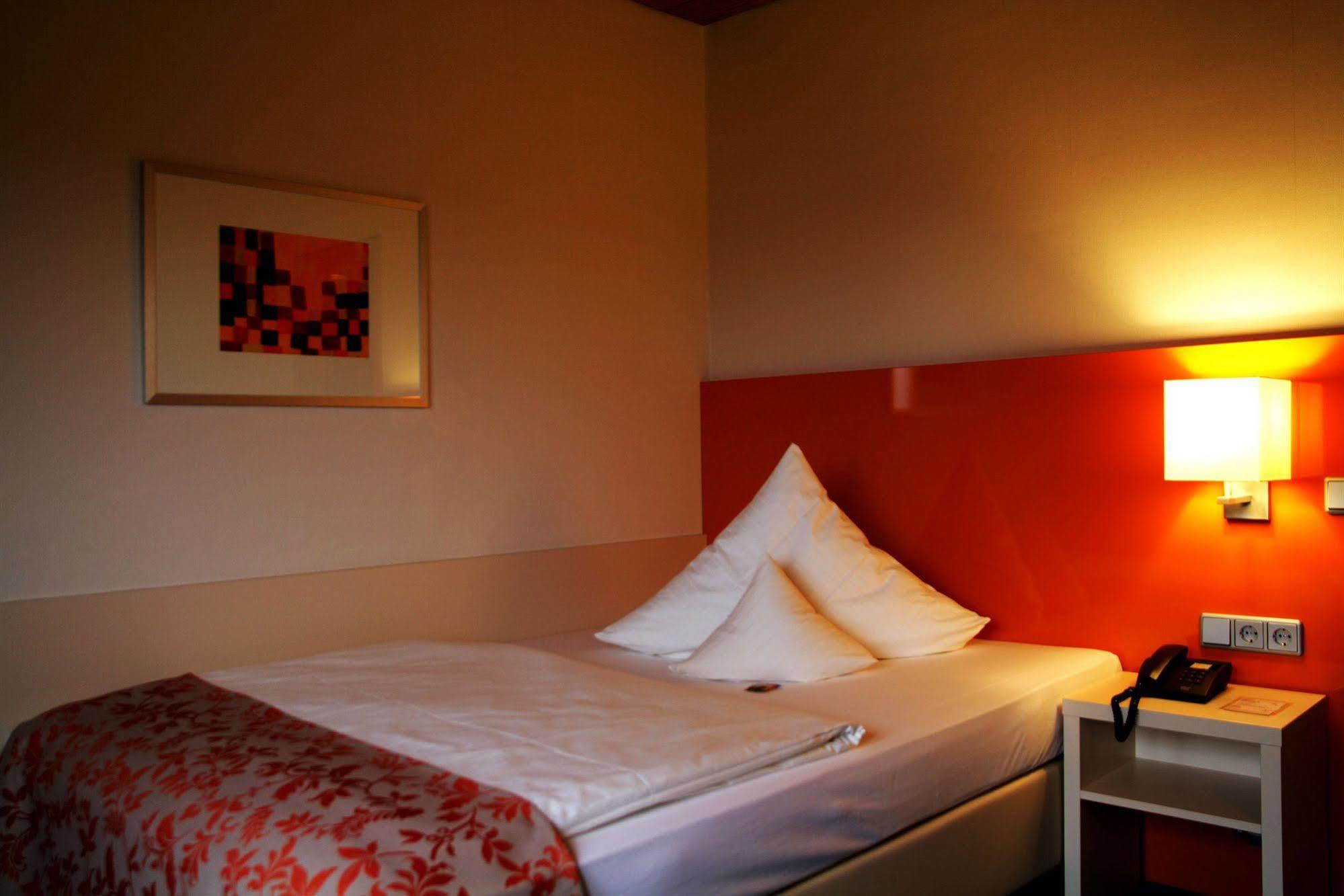 Stadt-Gut-Hotel Filderhotel Ostfildern Dış mekan fotoğraf